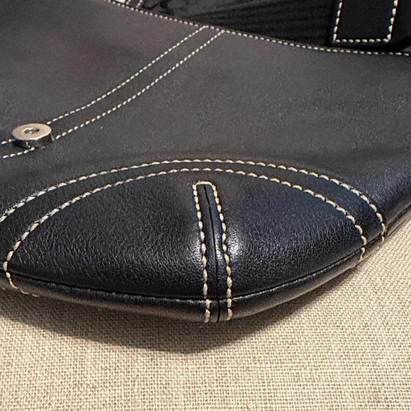 Vintage Coach Crossbody Bag, No. F043-7843 - Picture 8 of 12